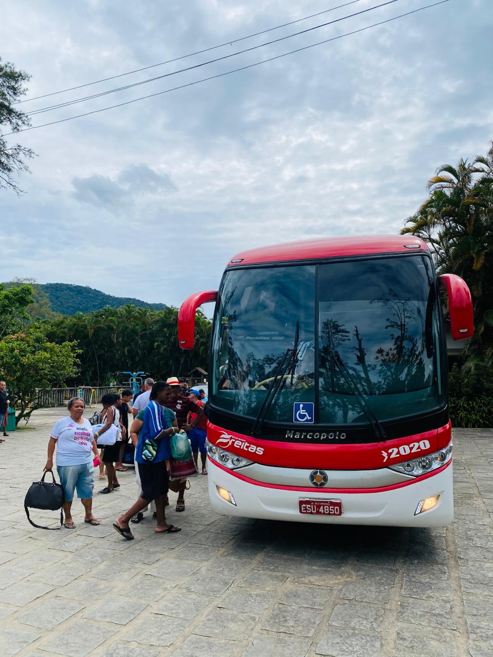 Expresso Freitas — Carro 2020 lateral passageiros